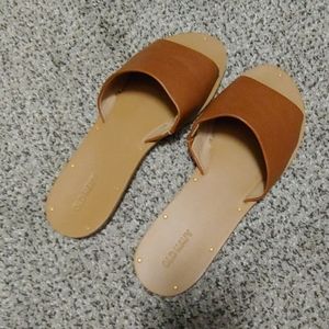 Old Navy Tan Sandals/Slides Size 8